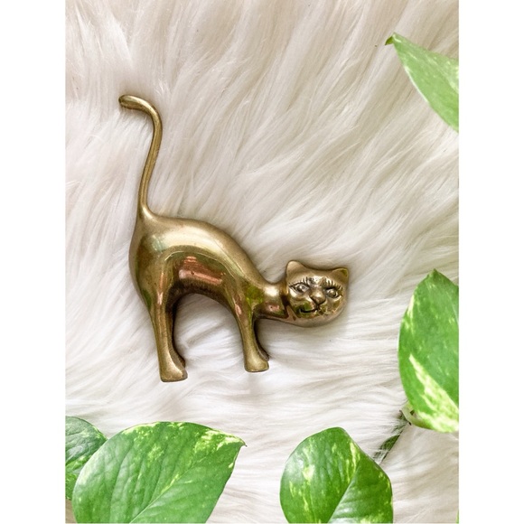 Vintage Brass Cat Ring Holder Mid Century Modern Brass Cat Figurine - Picture 3 of 9